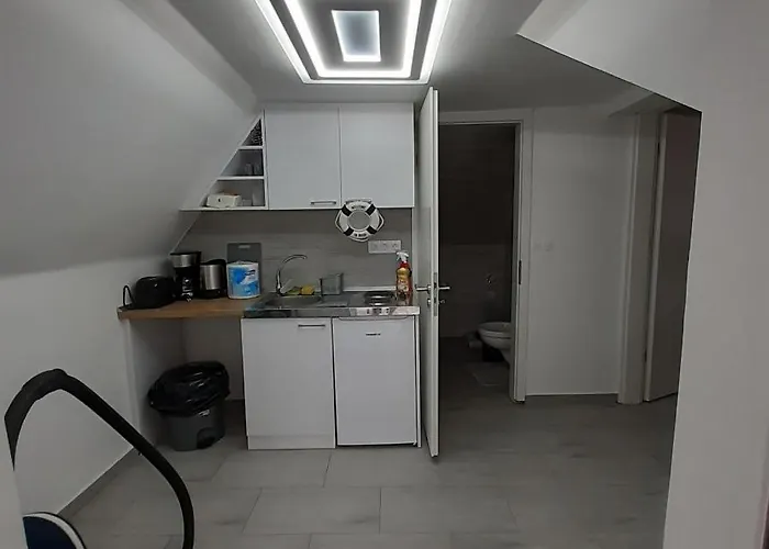 For Gyenesdiás